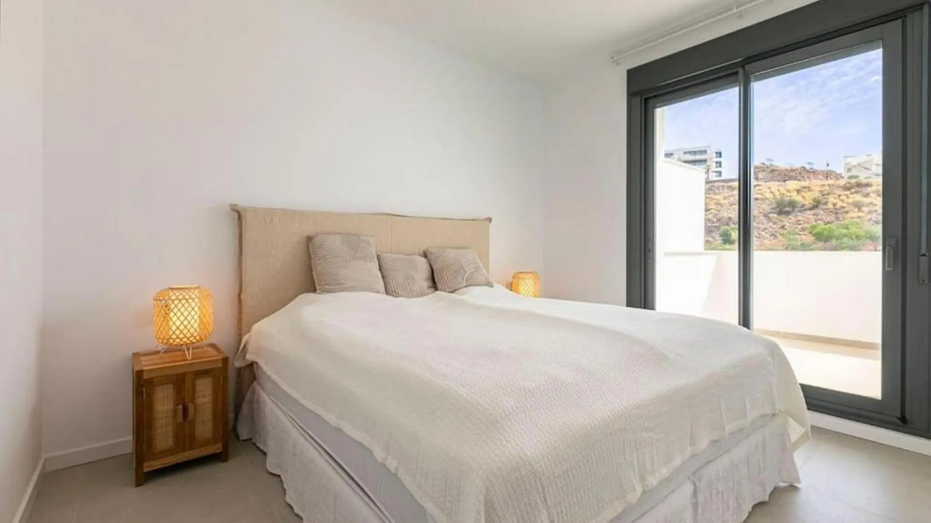 Middle Views Luxury Sea Escape Apartment Torremuelle